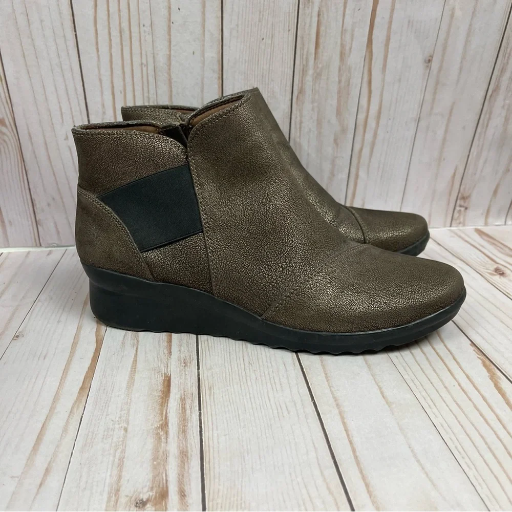 Clarks cloudSteppers bronze Tropic ankle comfort wedge booties size 10